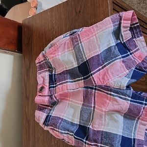 The children place shorts